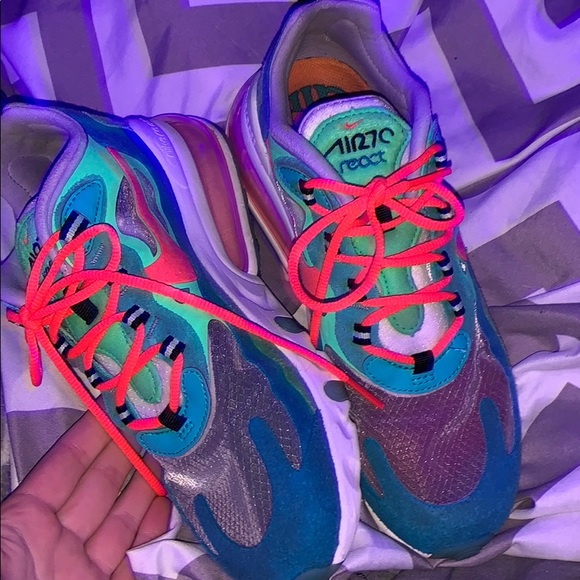 nike air max 270 reacts - Picture 4 of 4